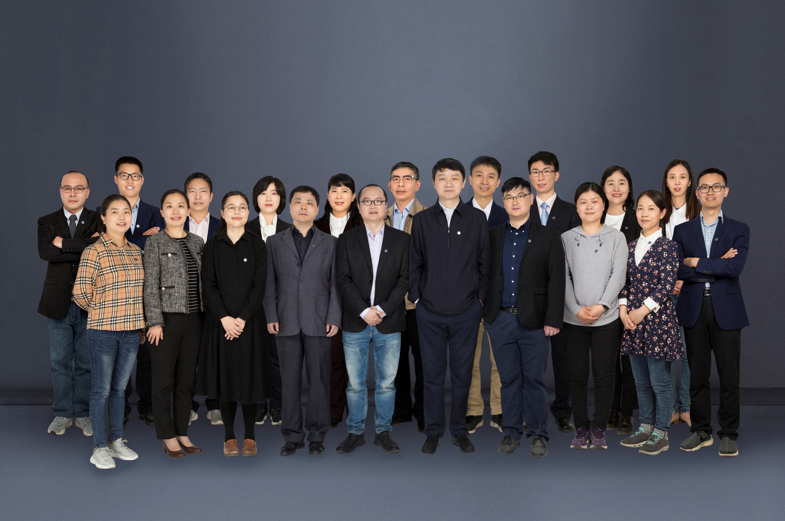 300274eba7d6474591ee7f455e75717c.jpg 91吃瓜